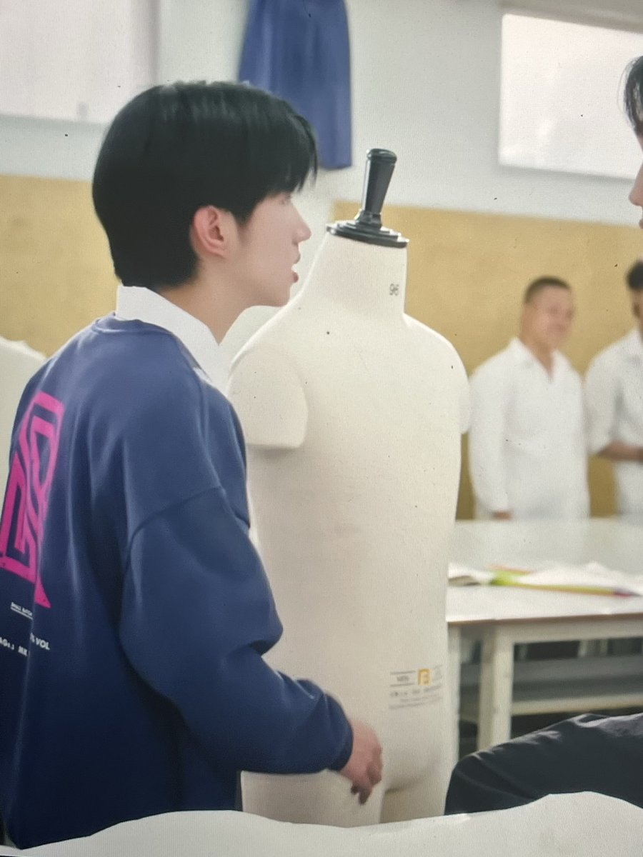 lianjtp's tweet photo. Me da bien harto sentimiento ver H2H después de que estuve por años deseando estudiar diseño de modas para terminar estudiando administración 🥹 

#H2HseriesEP1 https://t.co/VrnKl0gmj0
