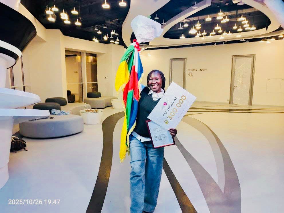 fridolinngoulou's tweet photo. Toutes les félicitations à Espérance Belvia Refeïbona, rédactrice en chef de l' Oubangui Médias, lauréate du Prix "Honest View – 2025, décerné à Moscou en Russie, à l’occasion des 100 ans de partenariat diplomatique avec plusieurs pays. https://t.co/m7959o8vDt