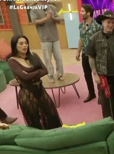 oswaldomujica's tweet photo. La cara de Kim Shantall cuando regresó Eleazar. jajajajaja 
somos
#LaGranjaVIP https://t.co/M1ssYxXQNp