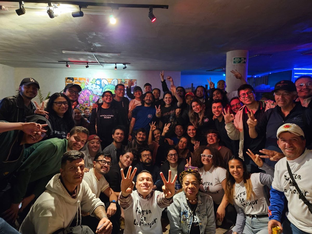 AFNEMO_'s tweet photo. Con @delmarpizarro se hace camino el buen vivir, la protección de la naturaleza, el respeto a la diversidades y la fuerza de los Pueblos Negros Afrocolombianos e Indígenas en Bakata Bogotá.

Somos Fuerza para #aMar, Fuerza de La Paz #FuerzadelaMayor https://t.co/gPn4WheUez