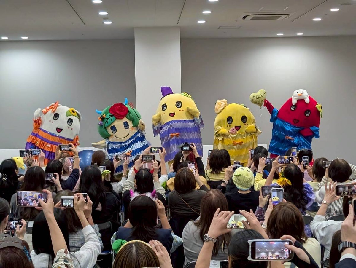 ☆特級呪霊みぃちゃん 前世→(。゜▽゜)シラミ💙 (@mii_funa0705