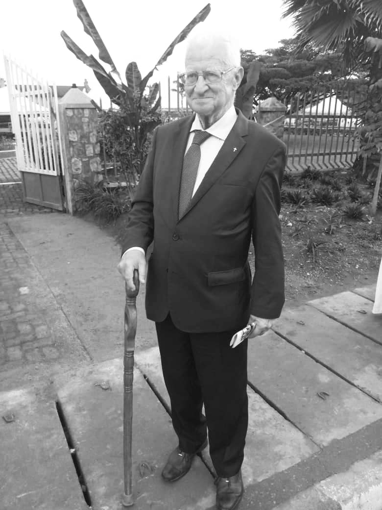 Abbé Claude Talbot wabaye umurezi ndetse n'umubyeyi mu Iseminari nto ya Karubanda, yaraye yitabye Imana azize uburwayi.

 Imana imwakire mu bayo