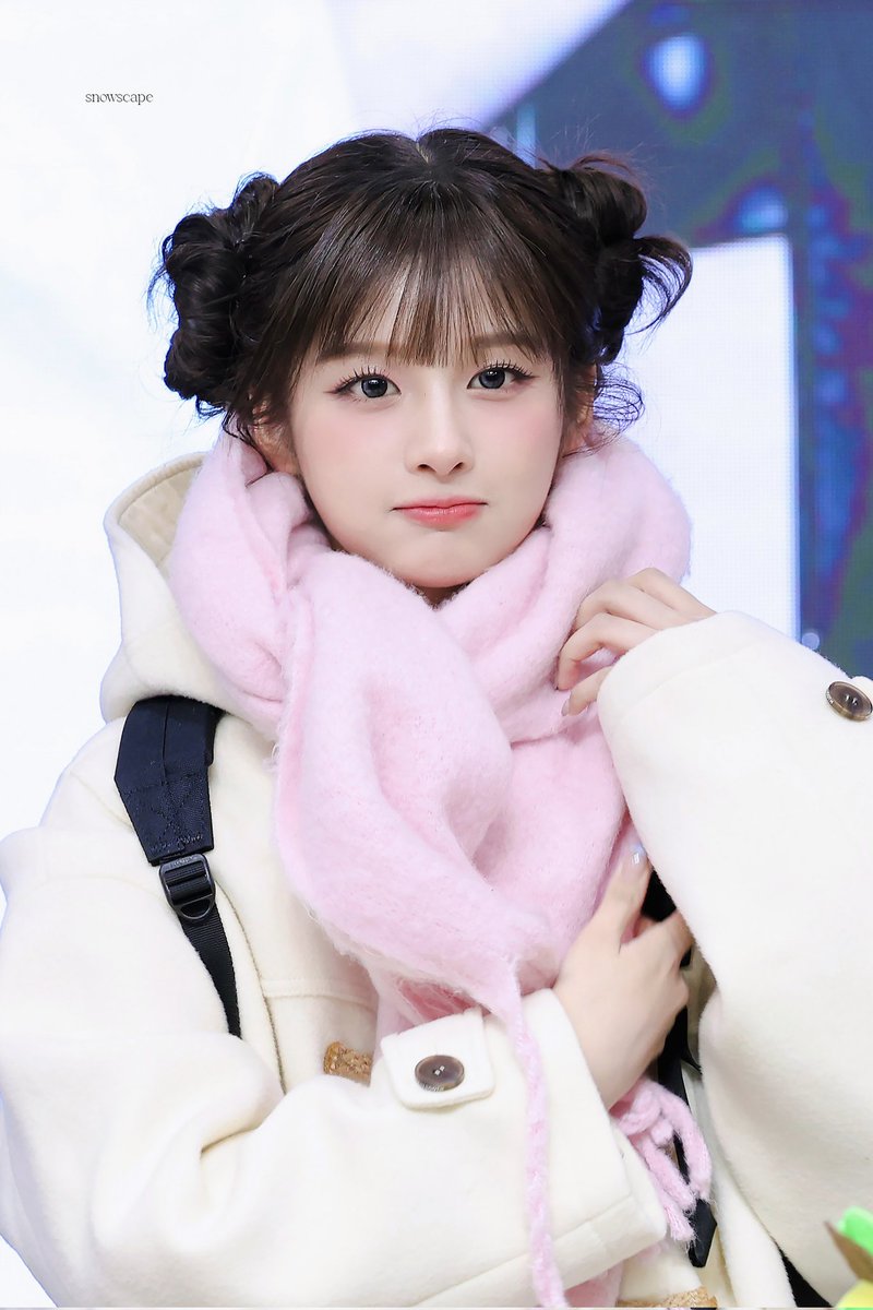 NMlXX_SULLYOON's tweet photo. [#데일리윤아🫧💗]

고양이 머리😺

#NMIXX #엔믹스 #エンミックス
#SULLYOON #설윤 #ソリュン https://t.co/5IruNxu7HA