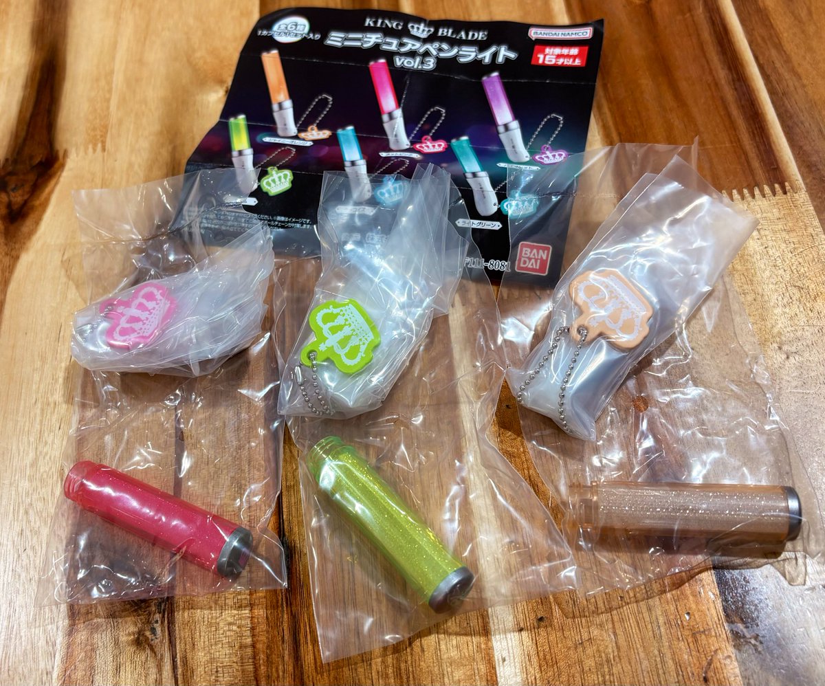 ochakunnn's tweet photo. 交換　ミニチュアペンライト vol.3 キンブレ

【譲】　vol.3ホットピンク、vol.3ライム、vol.3シャイニーオレンジ

【求】　 vol.3ライトグリーン、vol.2ホワイト

お気軽にお声掛けください☺️ https://t.co/KmRnvd4Ds8