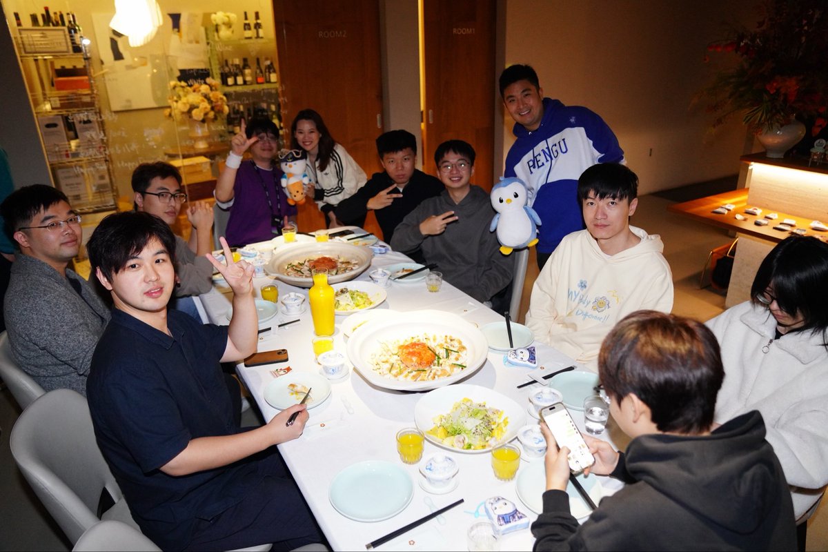 pathfndr_11's tweet image. Yesterday night was awesome, got to meet amazing people right there.

Thank you @PenguAsia @pudgypenguins @PudgyPenguinsCN for the great event!

Pudgy have left a deep impression for the Chinese community, the grow will be awesome.

Also props to @AaronTeng @MissWRosa @0xMeow0130…