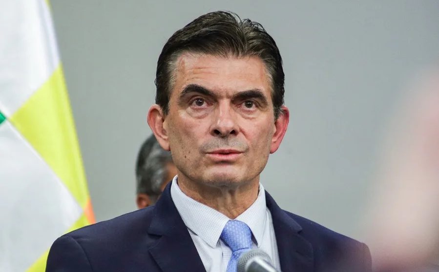 🚨| El presidente electo de Bolivia, Rodrigo Paz, felicita al gobierno del presidente Javier Milei por el TRIUNFO en las elecciones de hoy y dice que espera que Bolivia y Argentina refuercen sus relaciones bilaterales por el bien de los compatriotas y de la región. 🇧🇴🤝🇦🇷