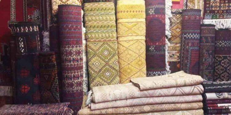 د هرات د سوداګرۍ او صنایعو خونې مسوولین:

د روان کال له پیل راهیسې له دغه ولایت څخه اسټرالیا، جرمني او اتریش ته د ۲۷۰ زره ډالرو په ارزښت لاسي اوبدل شوې غالۍ صادرې شوې دي.