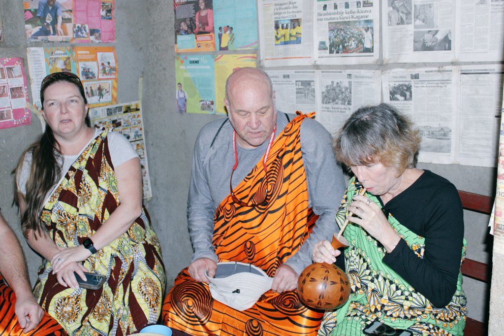 beyond_gorila's tweet photo. Ever tasted banana beer while watching master weavers work?

@GasuraBTV at the Volcanoes foothills offers what guidebooks miss ,authentic dances, local cuisine &amp; local cultural dances that'll take your heart.

Rwanda beyond the safari awaits. Are you ready? 

#RwandaCulture https://t.co/aCgG2CzWip