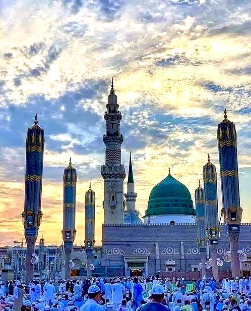 SyedaNaqvi50's tweet image. رب العالمین تک پہنچنے کے لیے
رحمۃ اللعالمین کی پیروی ضروری ہے
♥️
#ProphetMuhammad