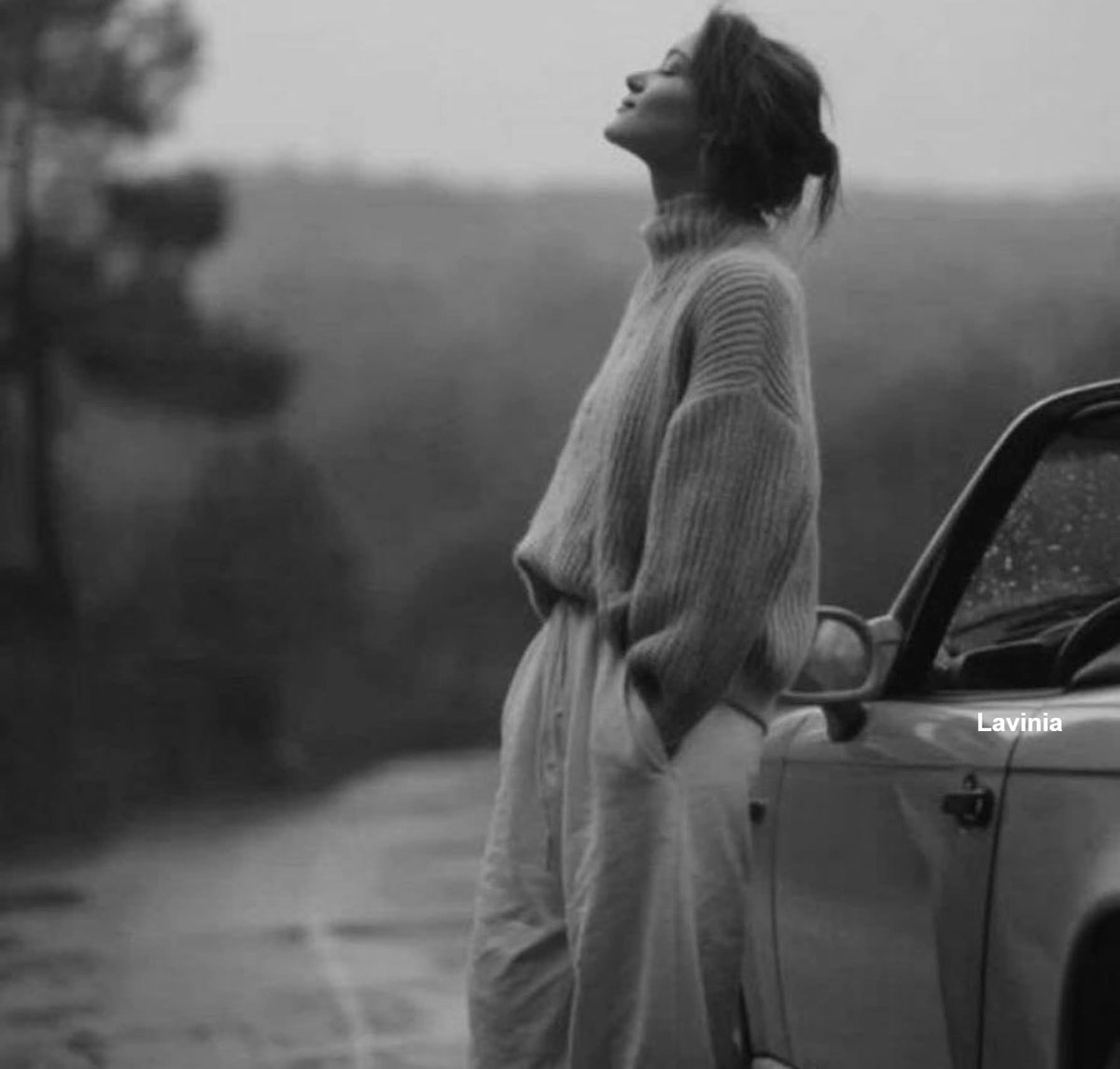 İnsan yorulunca duruyor ,durunca düşünüyor düşününce koşuyor koşunca yoruluyor yorulunca insanlaşıyor insanlaşınca işler karışıyor yanlız kalıyor...
         Özdemir Asaf 

Aklımın kararına gönlümün razı olmadığı yerdeyim ..