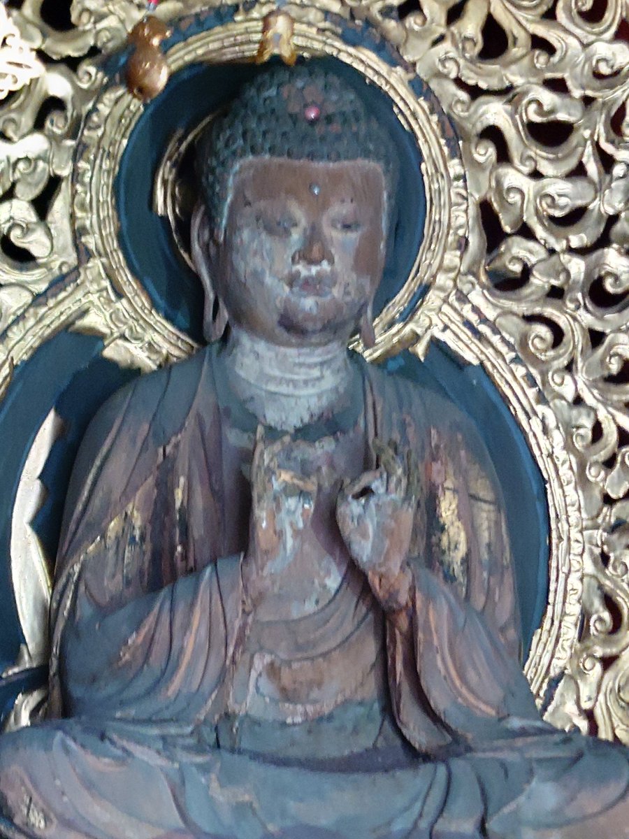 sumileiro4's tweet photo. 静岡市文化財特別公開のお寺さん駿河区の本覚寺
寺域12000坪広くて清々しい日蓮宗のお寺さんだった

本仏堂に釈迦如来坐像(市指定)
本堂に釈迦牟尼仏立像
金比羅宮に金毘羅明王像

お像の詳しいことなどがあまり分からず残念だったけど、見せていただけて感謝しかない https://t.co/RpUtmcCSwj