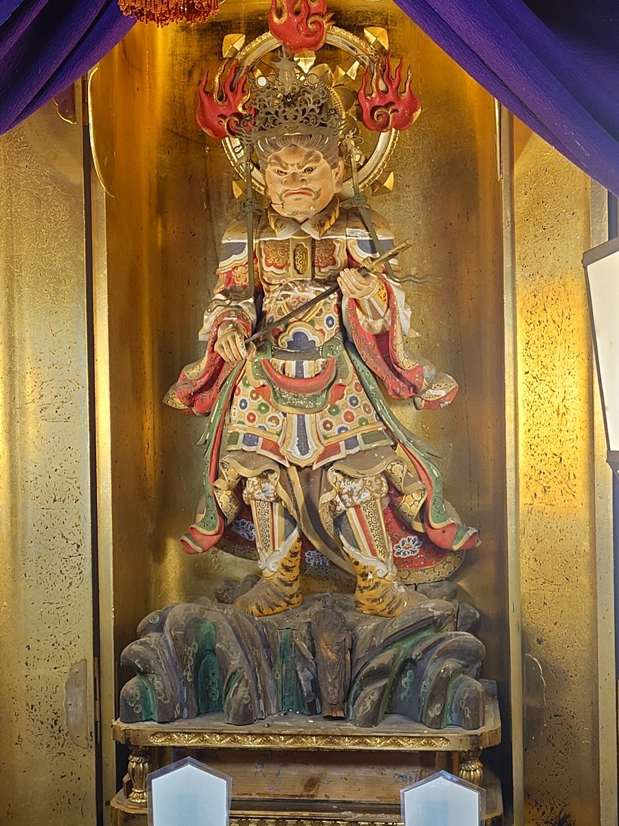 sumileiro4's tweet photo. 静岡市文化財特別公開のお寺さん駿河区の本覚寺
寺域12000坪広くて清々しい日蓮宗のお寺さんだった

本仏堂に釈迦如来坐像(市指定)
本堂に釈迦牟尼仏立像
金比羅宮に金毘羅明王像

お像の詳しいことなどがあまり分からず残念だったけど、見せていただけて感謝しかない https://t.co/RpUtmcCSwj