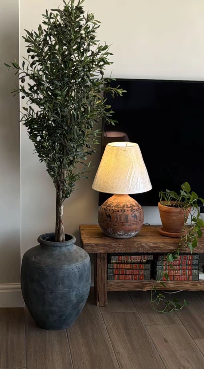 لا تنتظر شكر أحد على أفعالك الطيبة، بل اشكر نفسك على اجتهادك ومثابرتك. 
لا أحد يفهم ما تمرّ به سواك، ولا حاجة لتبرير قراراتك، فبعض الأمور لا يدركها إلا أنت….🕊️🤍

#صباح_الخيرᅠ