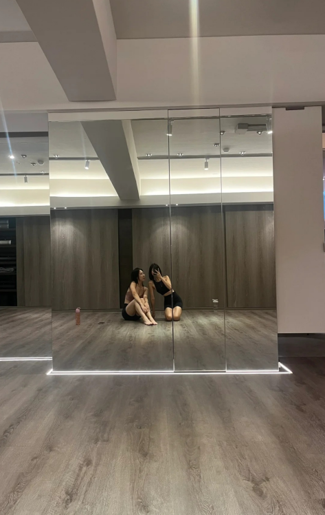 uhkiim's tweet photo. 親友と一緒にヨガをして、今日も元気いっぱいの一日です✨ https://t.co/cLLXukXlS1