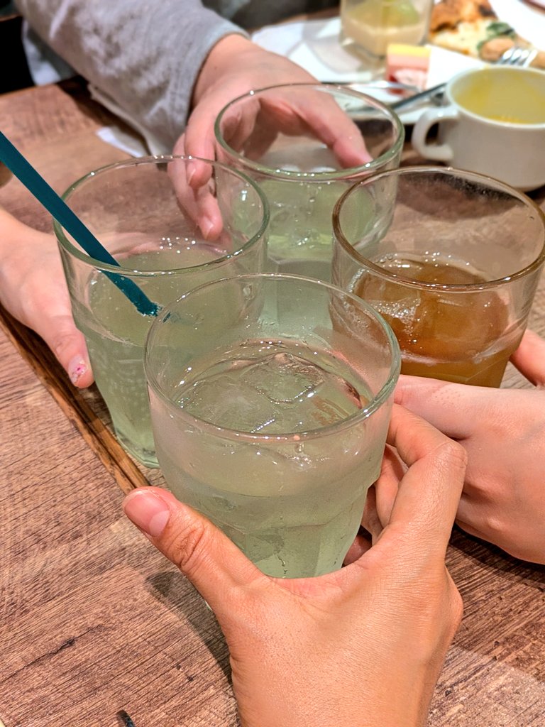 nonohanoreru's tweet photo. 燈籠華でお昼に打ち上げ🫖
私は今回現地に伺えませんでしたが、たくさんお迎えいただいたお話を聞いてとても嬉しかったです☺️
Boothでもお取扱いあるとのことですのでよろしければ是非💿️
#ののうた #M3秋2025
https://t.co/rwnWans2La https://t.co/oABEYuCPjk
