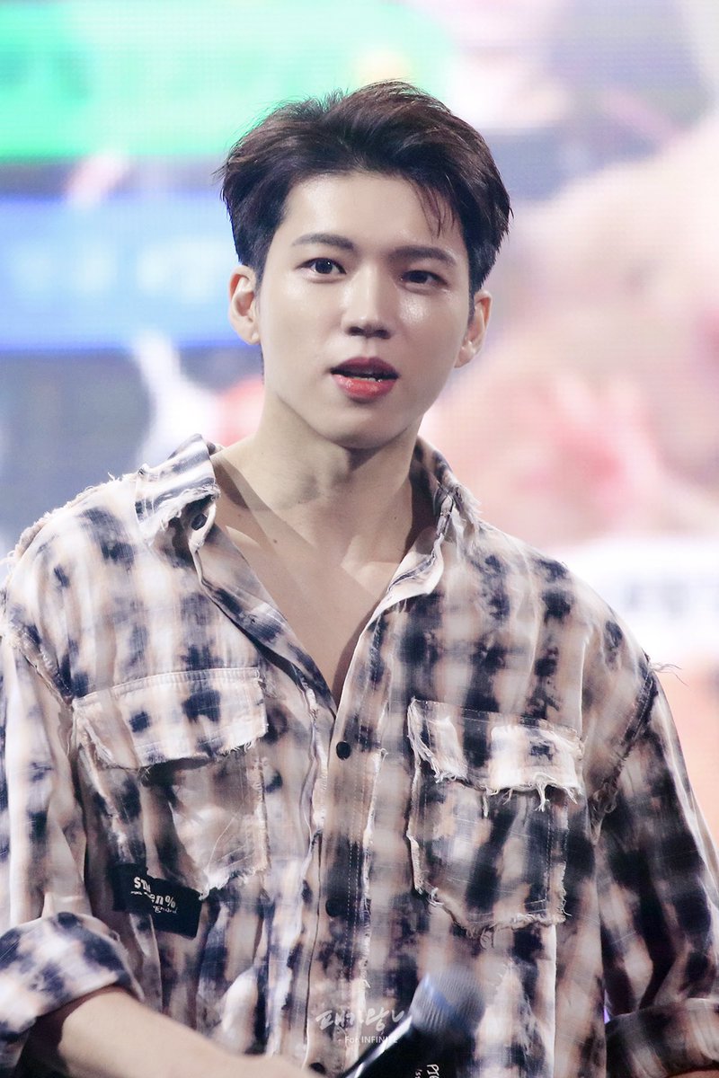 I knew this hairstyle reminds me of something. Hot af