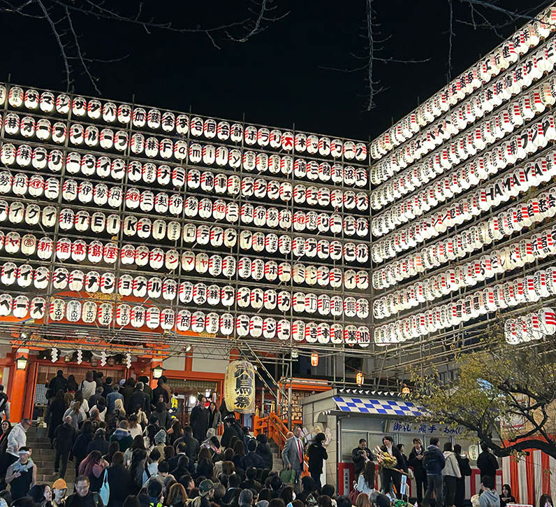 kanko_shinjuku's tweet image. 【⛩#新宿 酉の市⛩】
#花園神社 #十二社熊野神社 #成子天神社 にて開催！
kanko-shinjuku.jp/event/history/…
一の酉 （11/12）・二の酉（11/24）の2回、#酉の市 が立ちます。花園神社では熊手の露店が立ち並び、大変混雑します！足元お手回り品などお気をつけてお出かけください😉