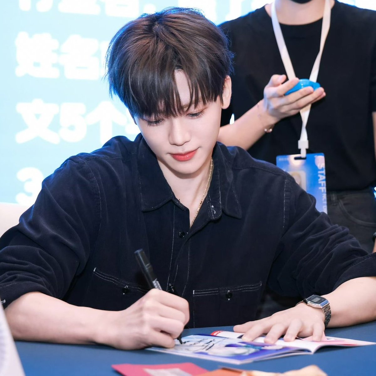 handsome                                                pretty