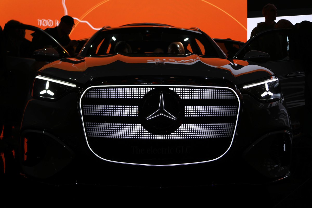 IAAモビリティ2025に見るドイツ３大ブランドの再構築と中国勢の覚醒　axismag.jp/posts/2025/10/…
会期中、メッセミュンヘンと市街地会場は50万人を超える来場者で賑わった。地元ドイツのプレミアムブランドの潮流と、著しい存在感を示した中国ブランドの課題をデザイン視点からリポートする。