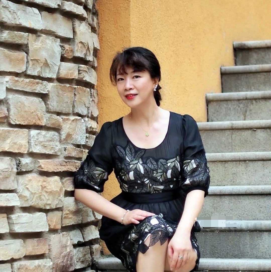 气质高雅温馨的大姐，潋滟沉静岁月芬芳风韵魅力

进熟女会员群➡️置顶 https://t.co/ob364xIK0f