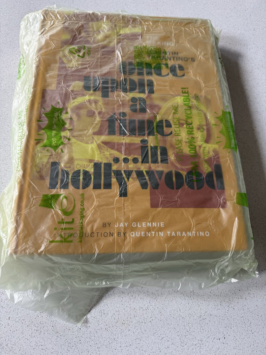 JayAGlennie's tweet image. You can be unwrapping my first #book with #QuentinTarantino on the making of #OnceUponaTimeinHollywood tomorrow, October 28! 
All cast and crew have contributed and although I am bias, it is a beauty! 

#leonardodicaprio #bradpitt #margotrobbie #sonypictures