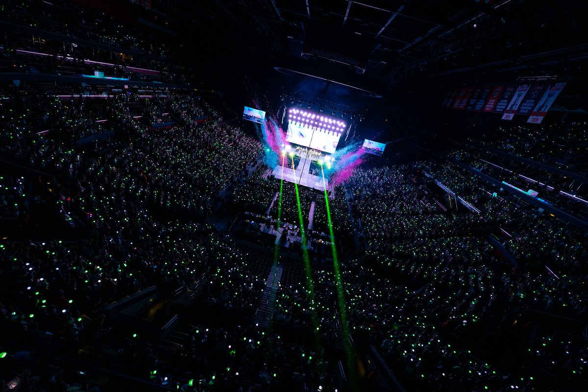 pledis_17's tweet image. [17&apos;S]
세븐틴도 언제나 변치 않는 마음으로 
캐럿들과 영원히 함께 할게요🩷🩵

#SEVENTEEN #세븐틴
#SVT_WORLDTOUR #NEW_SUNRISE
#SVT_TOUR_NEW_