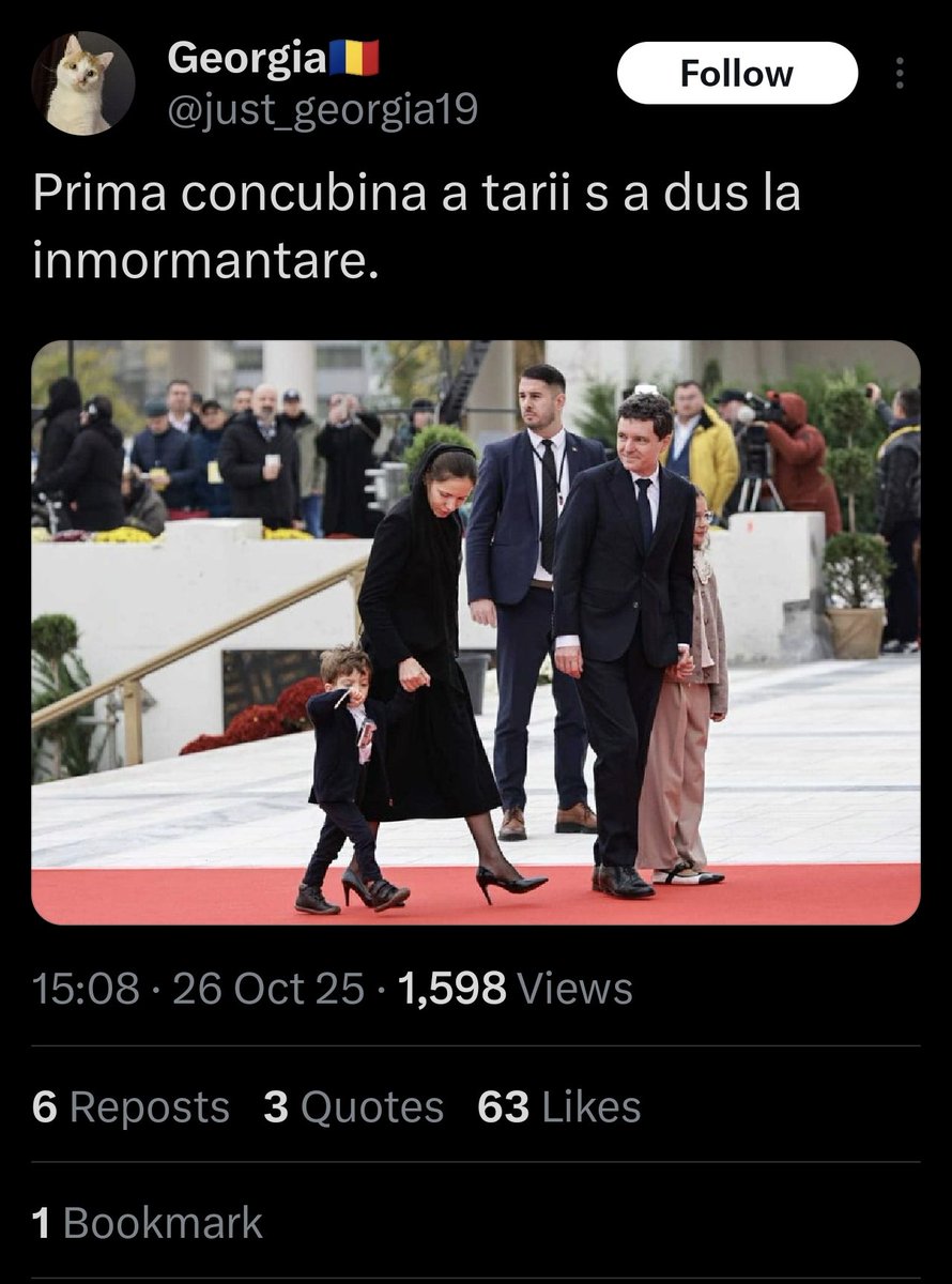 bl4ck_sh33eap's tweet image. Nu de parca Smiorc are concubinaj cu femeia care e goala pe live-uri.