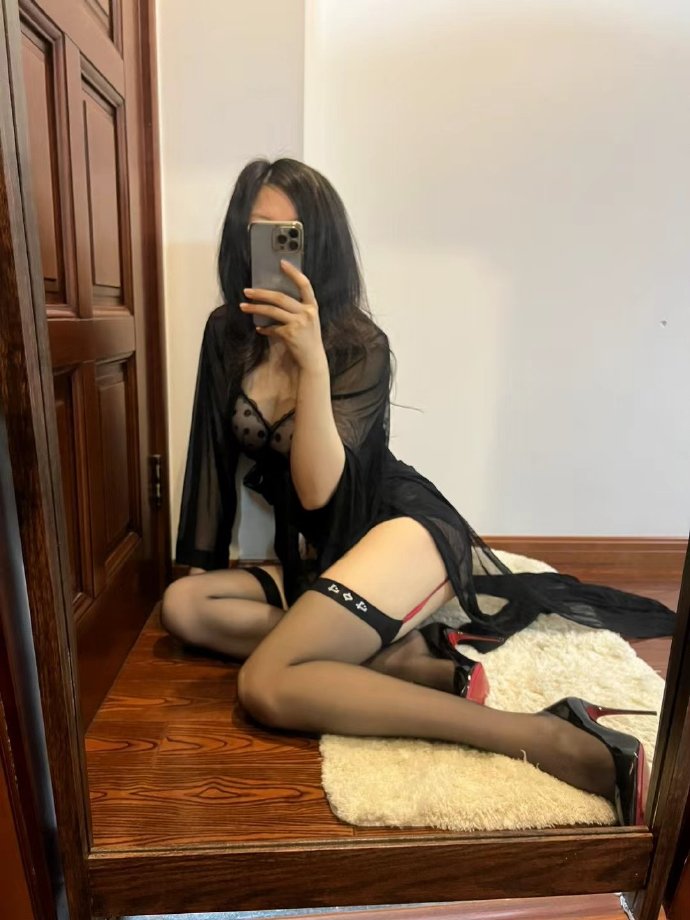 ViViyyds's tweet photo. 少妇感很足么 https://t.co/gSNUx46uC5