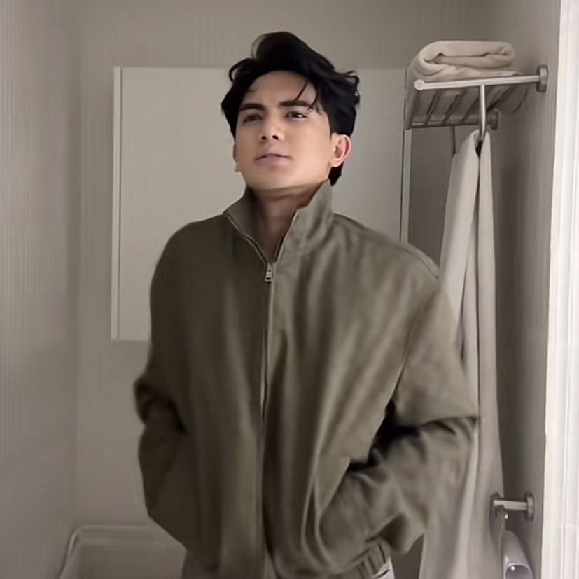 how i met jarren:                    still with jarren:

JARRENXBNY OUT NOW