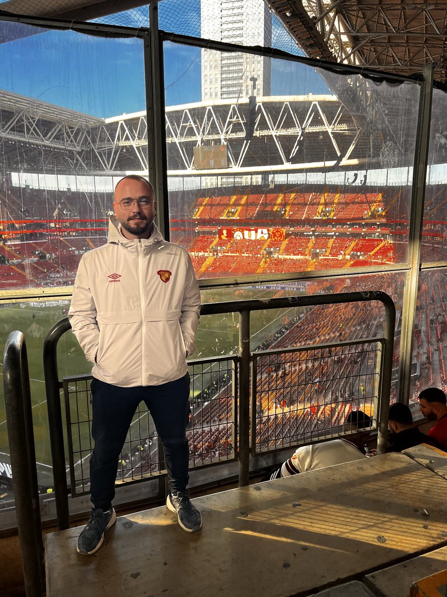 Sevdamızın peşindeydik..❤️‍🔥
#göztepe #ultras