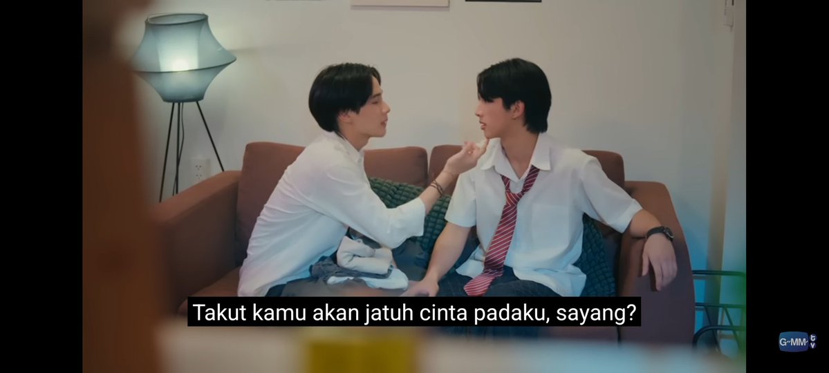 hosziiii's tweet image. Nih ini nih pasangan friendzone juga (?) Antara van yang emang frendly abiss atau farm yang emang nyimpen perasaannya. Gak tau deh yang mana 
#H2HSeriesEP1 
HEAD 2 HEAD SERIES EP1
#SurfJava
