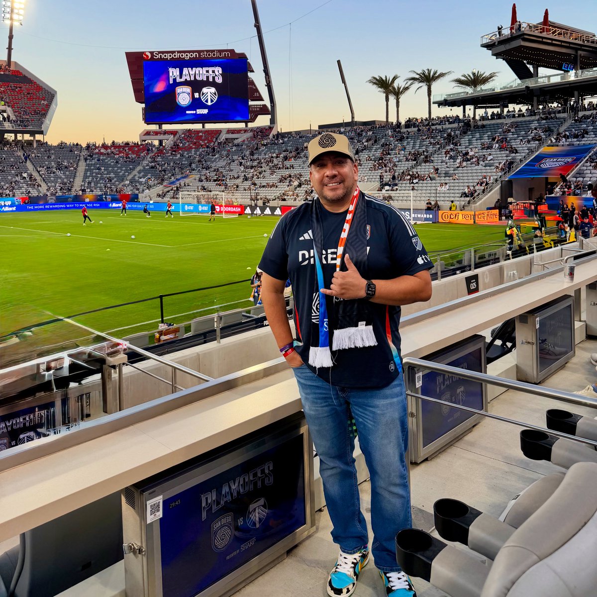 jbjaso3's tweet photo. Truly thankful for the opportunity to attend San Diego FC’s First Round, Game 1 victory as they go after the MLS Cup in their inaugural season! Ready for Game 2!
⚽️
#SDFC #SanDiegoFC #OurTime #SevenPaths #LFGSD https://t.co/EjpsfAMLXC