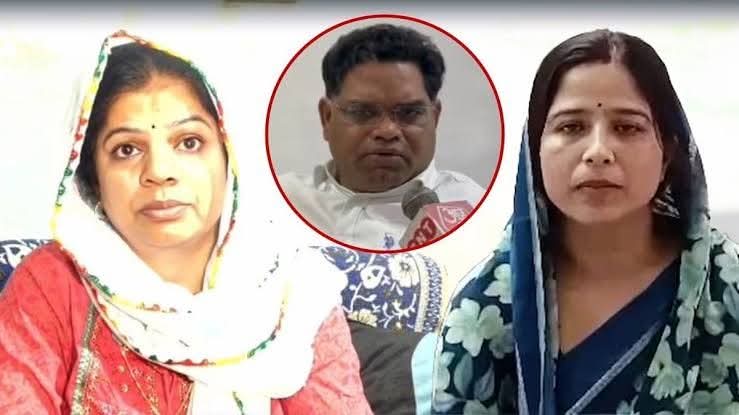 थप्पड़ भी खा लिया,दूसरी पत्नी को बदनाम भी करवा लिया,
पहली पत्नी और बच्चों को छोड़ा वह भी सबको पता लग गया,सस्पेंड भी हो गया,और अभी धीरे धीरे और भी कच्चे चिट्ठे खुल रहे हैं.......सोच तो रहा होगा साला थप्पड़ क्यों मारा🤔😭😭
😜😜
