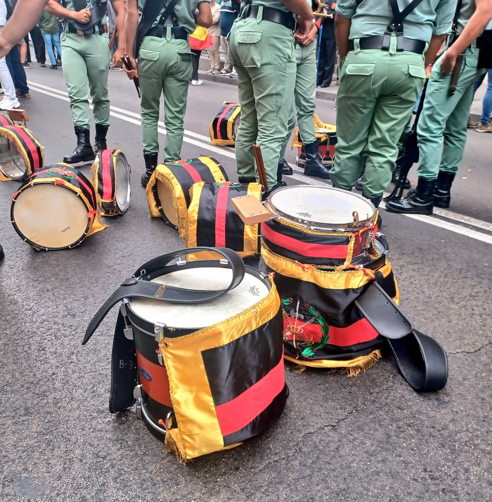 #BuenosDías, #España y <a href="/PlataformaMill1/">PlataformaMillanAstray</a> #MillánAstray.
Amanece que no es poco. Hora de echar a andar, de coger los bártulos y ponerse a currar en esta última semana de octubre en la que el presente año comienza a expirar con su cuenta atrás final.
#Legión #LaLegión