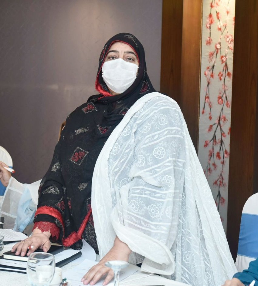 یومِ سیاہ کشمیر — مظلوموں کی صدائے احتجاج
بیان از: فرزانہ شیرین، صدر پیپلز پارٹی خواتین ونگ بنوں ڈویژن، رکن صوبائی اسمبلی

آج کا دن ہمیں یاد دلاتا ہے اُس ظلم اور ناانصافی کی طویل داستان جو کشمیری عوام دہائیوں سے برداشت کر رہے ہیں۔ ۲۷ اکتوبر ۱۹۴۷ء کو جب بھارتی افواج نے ریاستِ جموں