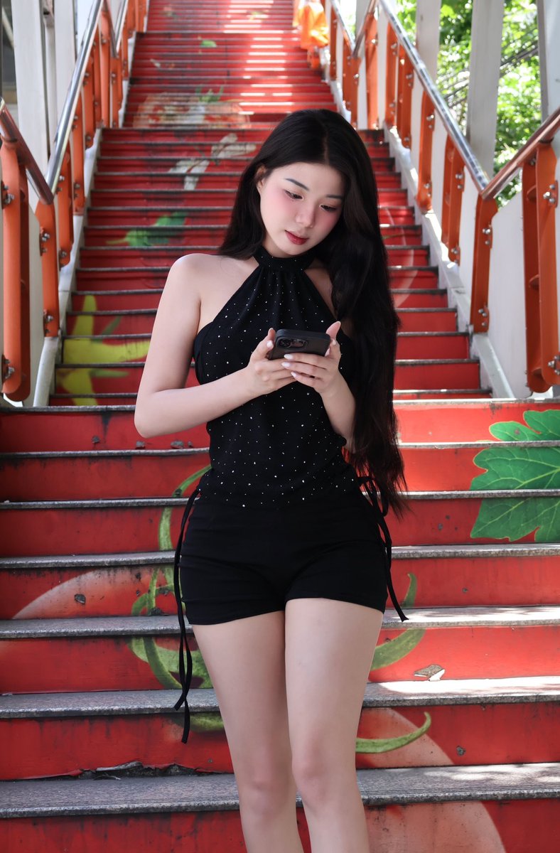 dnguyetcam99's tweet photo. Đi chơi một mình buồn lắm, anh có muốn đi cùng với em không https://t.co/bGrRJGx1Hv
