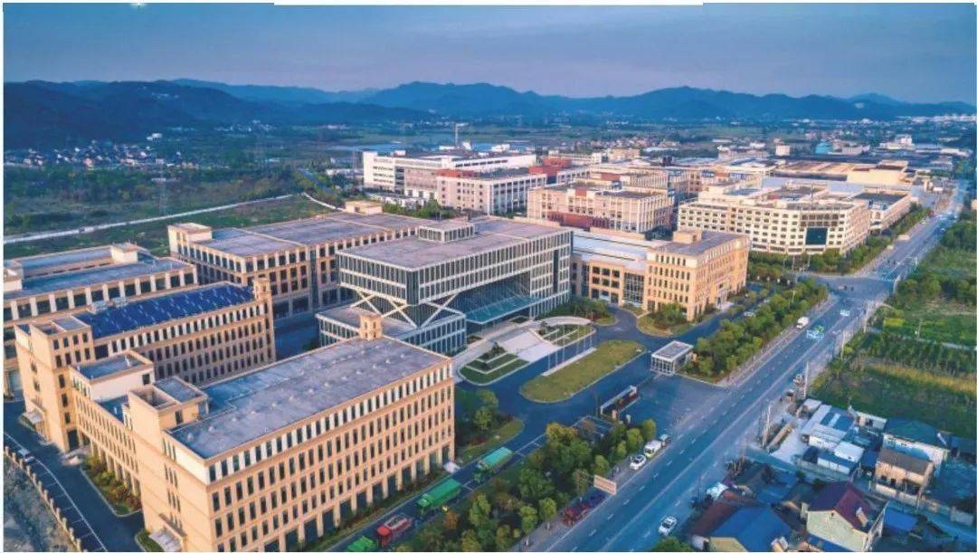 BELE5U's tweet image. 🛎️#Yuyao&apos;s innovation engine roars! During the 14th Five-Year Plan, our high-tech industrial output grew 58%, with over 2,000 new patents. #TechPower #ZhejiangProgress😀😀