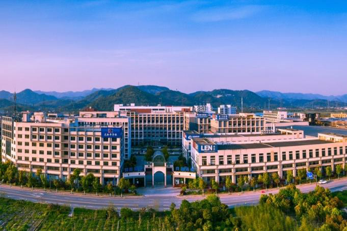 BELE5U's tweet image. 🛎️#Yuyao&apos;s innovation engine roars! During the 14th Five-Year Plan, our high-tech industrial output grew 58%, with over 2,000 new patents. #TechPower #ZhejiangProgress😀😀