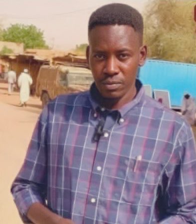 dalia_eltahir's tweet photo. الجزيرة مباشر السودان
الجزيرة - السودان
لماذا غاب معمر إبراهيم من صفحاتكم بعد اعتقاله ؟ 
لماذا لم تطالبوا بإطلاق سراحه ولو عبر هاشتاق وصورة رغم أن فيديوهات اعتقاله تملأ الميديا ؟ 
اعتبروه صحفي من غزة وناشدوا المنظمات والفاعلين لإطلاق سراحه كما تفعلون مع صحفيي غزة . https://t.co/jLDBfZPGwy