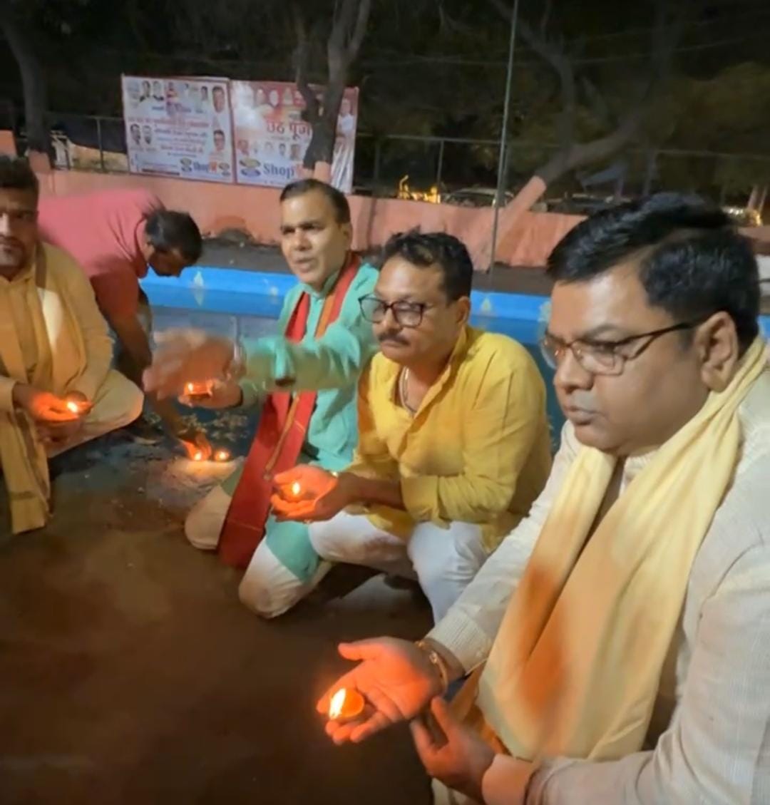तुगलकाबाद एक्सटेंशन में निर्मित भव्य व अलौकिक “जानकी छठ पूजा घाट” का लोकार्पण माननीय विधायक श्री चंदन कुमार चौधरी जी एवं विधायक प्रतिनिधि श्री गोविंद शर्मा जी के कर-कमलों से संपन्न हुआ।

इस अवसर पर अनेक श्रद्धालु एवं सम्मानित कार्यकर्ता उपस्थित रहे।
जय छठी मैया ! 
<a href="/gupta_rekha/">Rekha Gupta</a>