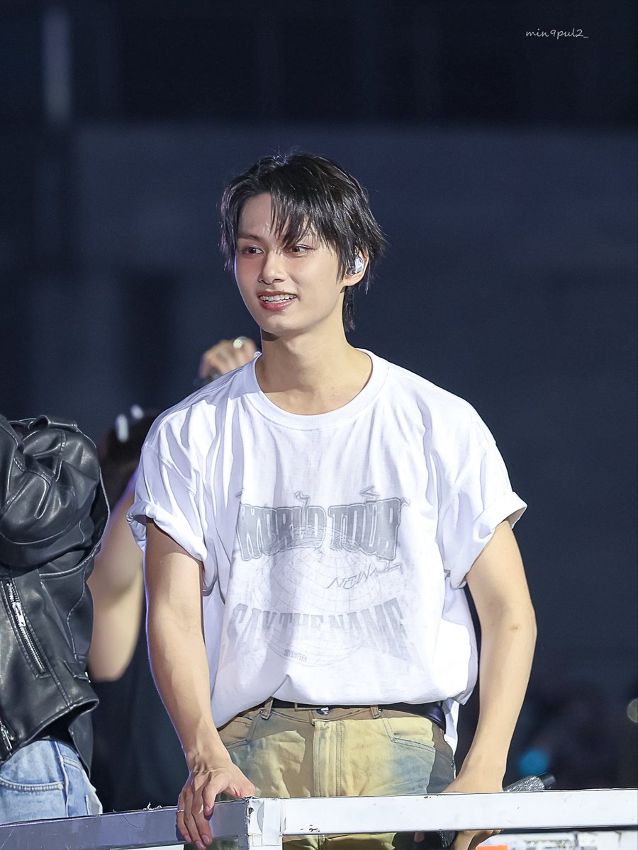 min9pul2_'s tweet photo. 250914 #준 #JUN #세븐틴 #SEVENTEEN https://t.co/rPzLHJEOHg