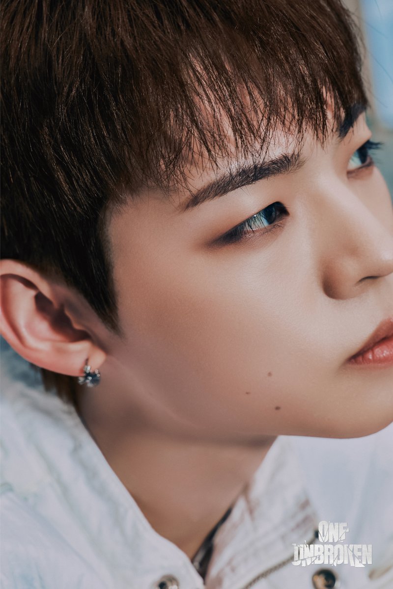 ONF_offcl's tweet photo. 온앤오프(ONF) 9TH MINI ALBUM 
[UNBROKEN]

CONCEPT PHOTO #Silenced
#효진 #HYOJIN 

2025.11.10 6PM (KST)

#온앤오프 #ONF
#UNBROKEN #Put_It_Back https://t.co/lTBIuSEiil
