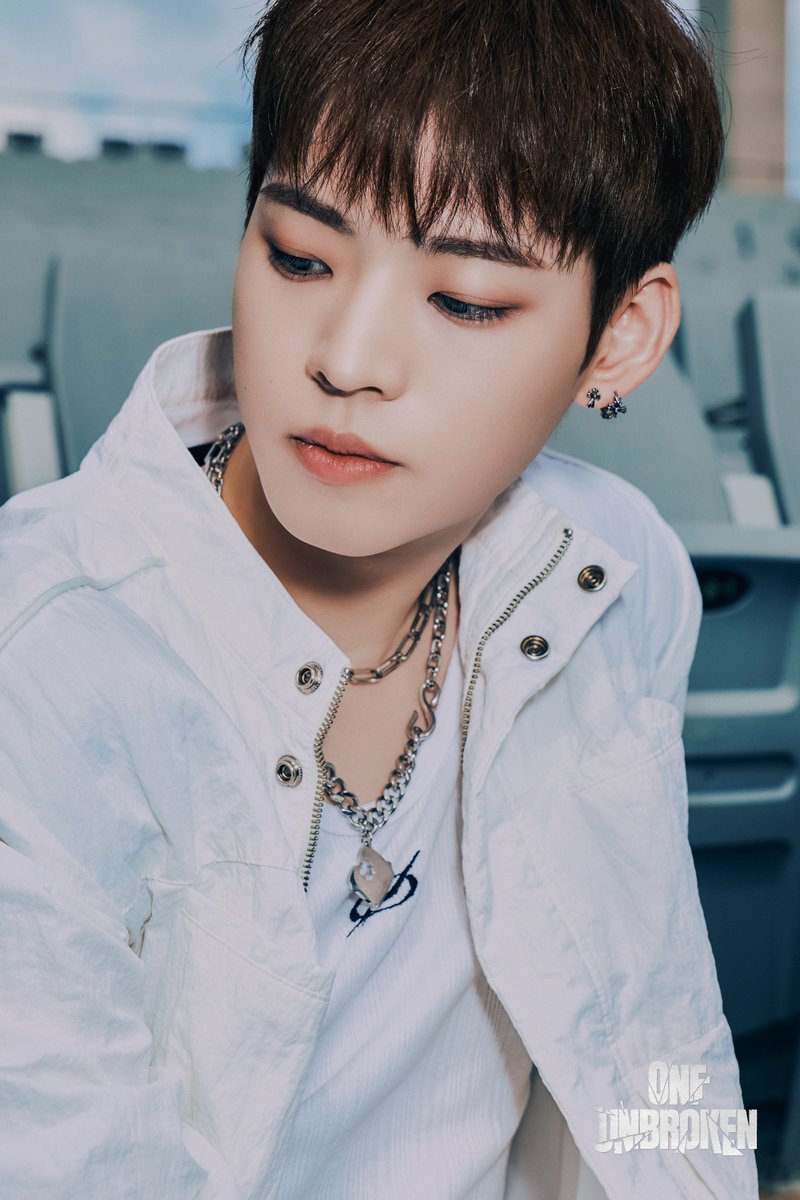 ONF_offcl's tweet photo. 온앤오프(ONF) 9TH MINI ALBUM 
[UNBROKEN]

CONCEPT PHOTO #Silenced
#효진 #HYOJIN 

2025.11.10 6PM (KST)

#온앤오프 #ONF
#UNBROKEN #Put_It_Back https://t.co/lTBIuSEiil