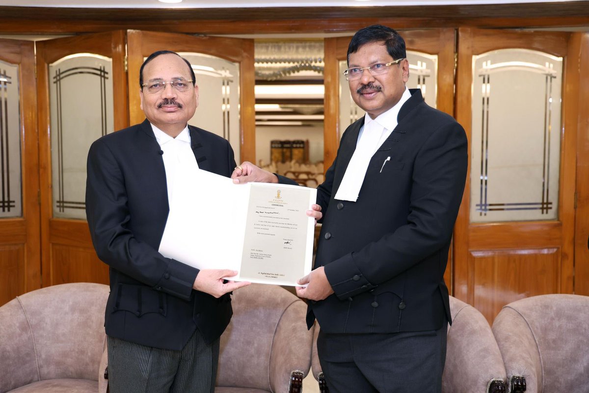 Chief Justice of India Bhushan Ramkrishna Gavai, recommends the name of Justice Surya Kant, the senior most Judge of the Supreme Court, as his successor to be the 53rd Chief Justice of India.

#SupremeCourt 
#CJI