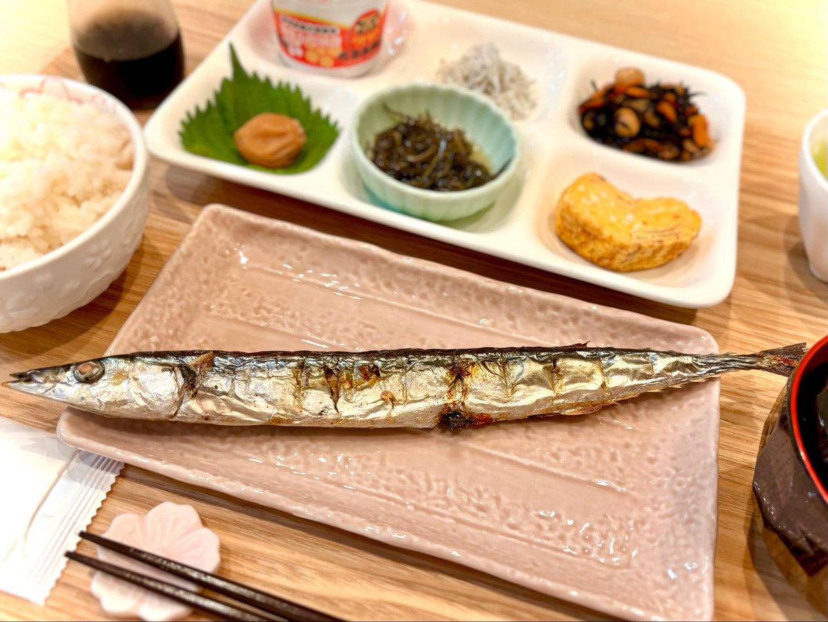 秋通り越して冬到来ってかんじですが…
一応食欲の秋という事で？
少しの間、朝食の焼き魚は秋刀魚を提供します🐟
（仕入れ状況により変わる場合はありますが…）

ぜひ朝食付でもご利用お待ちしております☺️