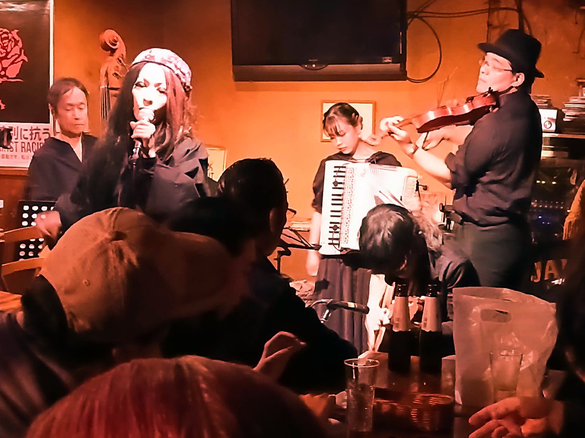 満席御礼無事に終わりました😍🎶沢山お集まり下さり本当に嬉しかったです‼️お客様がとても楽しんで下さっておりました😍メンバー皆も素晴らしい演奏本当に有り難う御座いました🌹🌹🌹🌹🌹