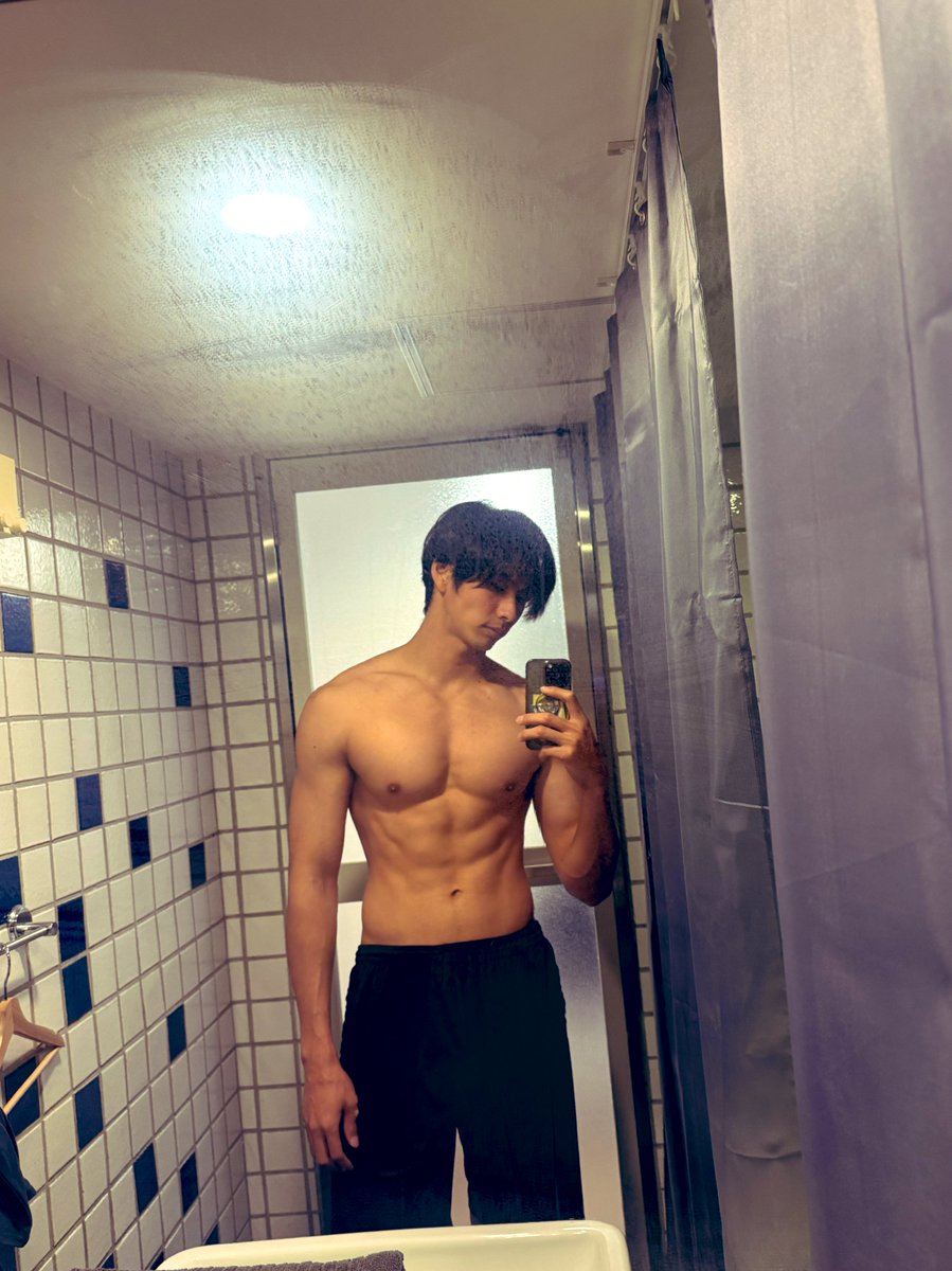 yuknmr_official's tweet image. もっと腹筋がんばるわ。

#BodyGenix
#workout
#actor
#model
#191cm
#野村祐希