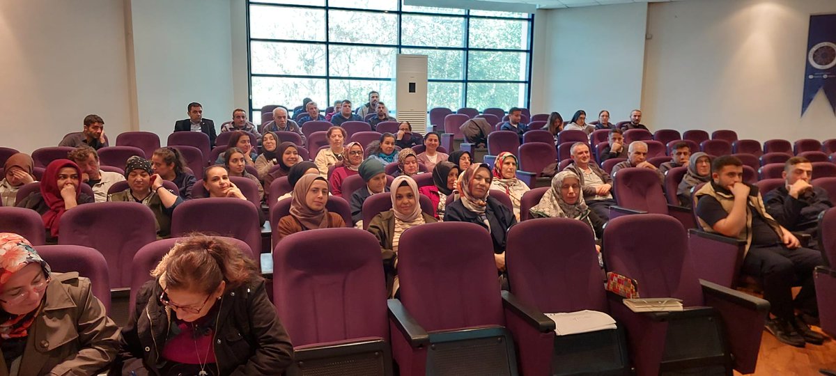 Destek Hizmetleri personelimize yönelik olarak 21, 23 ve 24 Ekim 2025 tarihlerinde “İş Ahlakı, Motivasyon, Stres Yönetimi ve Etkili İletişim ” eğitimleri düzenlenmiştir.
Eğitmenimiz Psikolog Ayşenur YÜKSEL KOÇ’a ve tüm katılımcılara teşekkür ederiz.💫