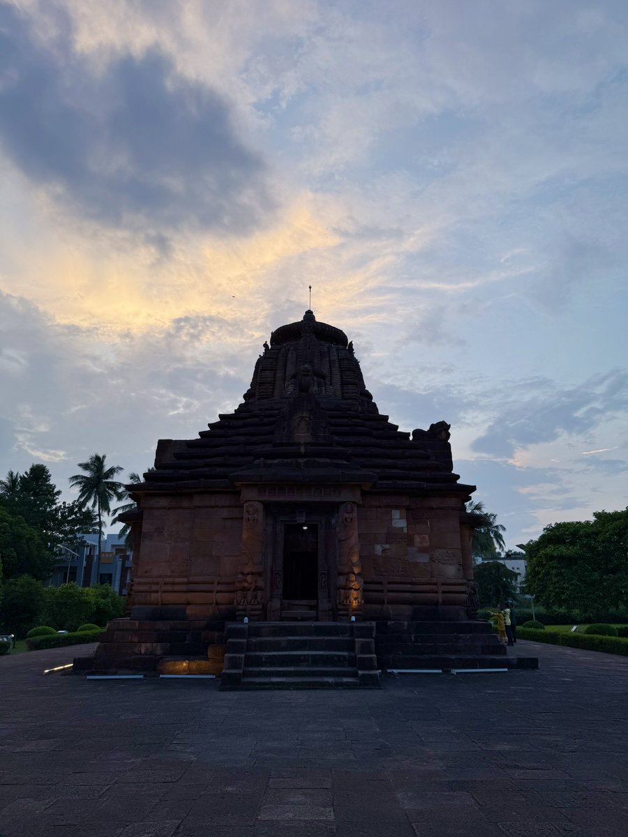 wandersidd's tweet image. The beautiful Rajarani Temple, Bhubaneswar. ❤️