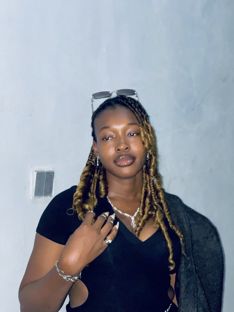 Weirdd_Nerdd's tweet image. Hi, I’m a Weird Nerd (yes this is my real face 😅) the type that questions why everything is built the way it is and can’t “just do the task” without fixing what’s broken underneath. 😂

I started in Web2, and what pushed me out wasn’t a lack of opportunity, it was a lack of…